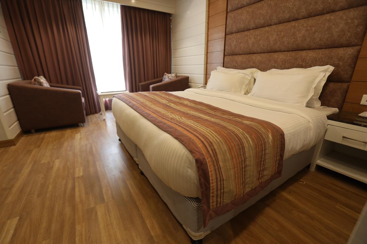 Milestone Inn & Spa Mussoorie Buitenkant foto